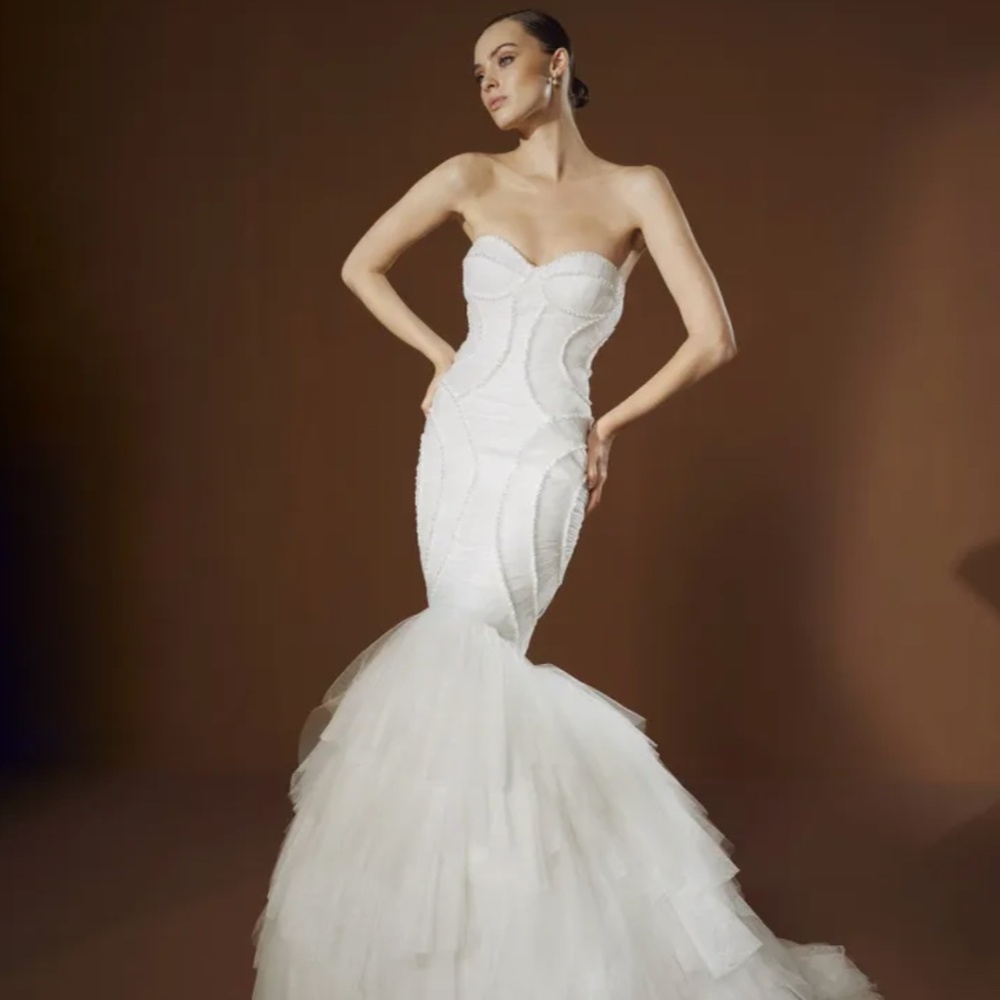 PRONOVIAS - 'Lana' Wedding Dress - Size US10 - MSRP $6290 - NWT - SAVE $5000 - Picture 4 of 12